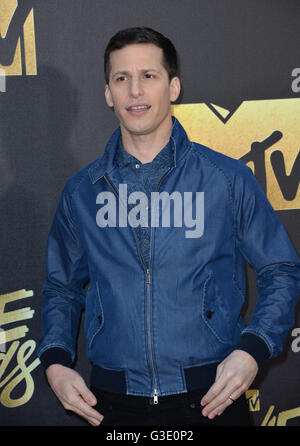 BURBANK, CA. 9. April 2016: Andy Samberg 2016 MTV Movie Awards in den Warner Bros Studios. NUR ZUR REDAKTIONELLEN VERWENDUNG. © Jaguar Stockfoto