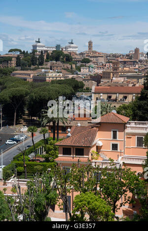 Italien, Rom, Blick von der Aussichtsplattform Im Park Giordano Degli Aranci Neben der Kirche Santa Sabina Stockfoto