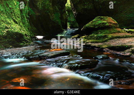 Des Teufels Kanzel in Finnich Glen nahe Killearn, Loch Lomond, Schottland, UK Stockfoto