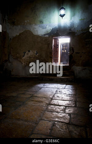 Eingang von der Geburtskirche des armenischen Klosters, das auf der Südseite der Kirche ist; Bethlehem, Israel Stockfoto