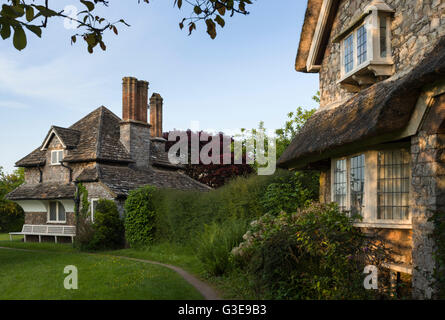 Blaise Hamlet, Bristol, entworfen von Architekt John Nash 1811 in malerischen englischen Umgangssprache Cottage-Stil. Stockfoto