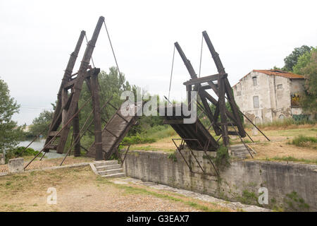 Hölzerne Zugbrücke Pont de Langlois Arles Frankreich Stockfoto