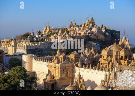 Jain-Tempel auf Shatrunjaya Hügel. Palitana (Bhavnagar Bezirk), Gujarat, Indien Stockfoto