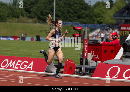 Diamond League Birmingham UK. 5. Juni 2016.  Britischer Leichtathlet Sarah McDonald gewinnt die 1500m Stockfoto