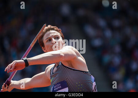 Diamond League Birmingham UK. 5. Juni 2016. Australische Athlet Kathryn Mitchell konkurriert im Speerwurf. Stockfoto