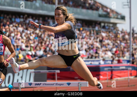 Diamond League Birmingham UK. 5. Juni 2016. Denisa Rosolová während die 400m Hürden Stockfoto