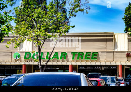 Ein Dollar Tree Store in San Leandro, Kalifornien Stockfoto