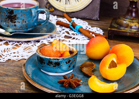 Hibiskus Tee C Marmelade aus Aprikosen Stockfoto