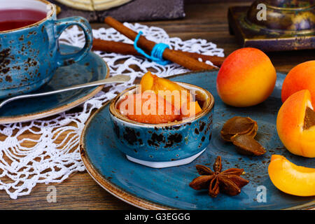 Hibiskus Tee C Marmelade aus Aprikosen Stockfoto