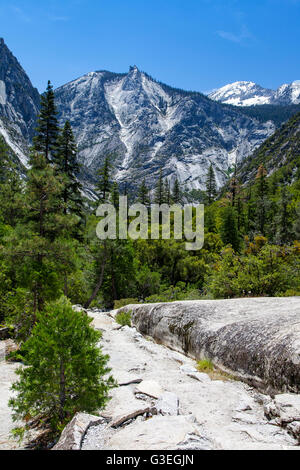 Paradise Valley Trail mit Blick auf die Sphinx im Kings Canyon Nationalpark Stockfoto