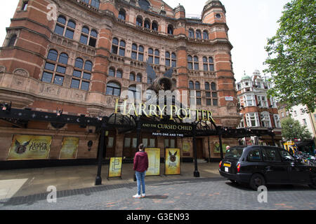 Harry Potter und das verfluchte Kind im Palace Theatre London beworben Stockfoto