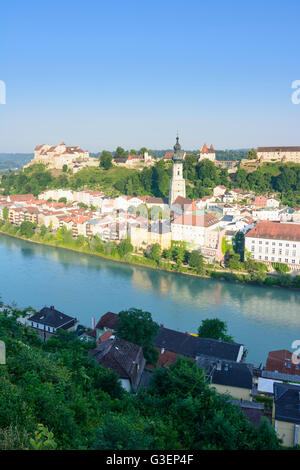 Alte Stadt an der Salzach und Burg, Deutschland, Bayern, Bayern, Oberbayern, Oberbayern, Burghausen Stockfoto