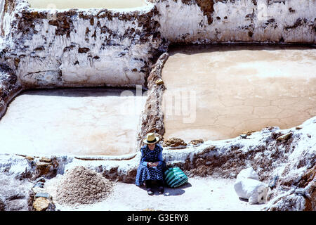 Foto aufgenommen in Maras Moroy Salz mine in Peru Stockfoto