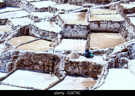 Foto aufgenommen in Maras Moroy Salz mine in Peru Stockfoto