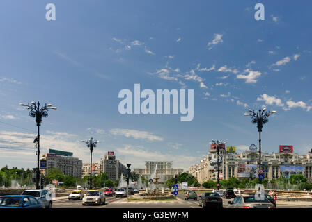 Boulevard Bulevardul Unirii mit dem Palast des Parlaments am Ende, Rumänien Bukarest Bucuresti Stockfoto