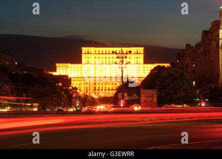 Boulevard Bulevardul Unirii mit dem Palast des Parlaments am Ende, Rumänien Bukarest Bucuresti Stockfoto