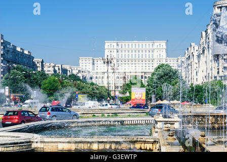 Boulevard Bulevardul Unirii mit dem Palast des Parlaments am Ende, Rumänien Bukarest Bucuresti Stockfoto