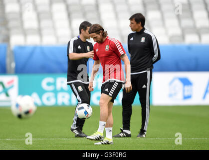 Wales' Joe Allen während einer Trainingseinheit im Stade de Bordeaux. Stockfoto