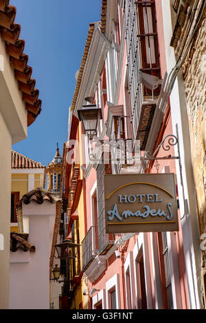 Enge Gasse, Hotel Amadeus, Sevilla, Andalusien, Spanien, Europa Stockfoto
