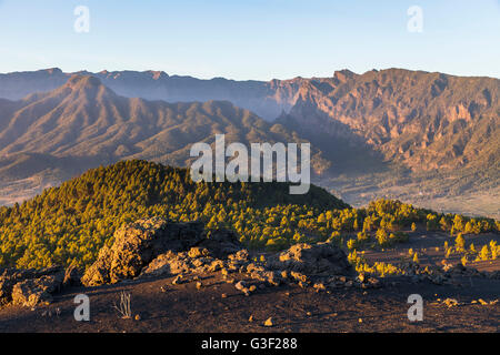 Blick auf die Caldera de Taburiente, der Nationalpark Caldera de Taburiente, La Palma, Kanarische Inseln, Spanien, Europa Stockfoto