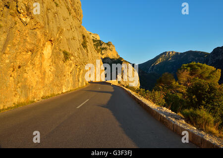 Straße in Canyon Canyon du Verdon Parc Naturel Regional du Verdon, Provence, Alpes de Haute Provence, Frankreich Stockfoto