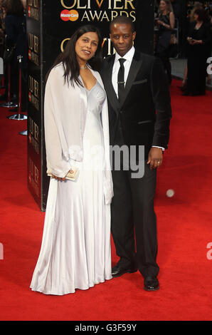 3. April 2016 - Adrian Lester und Lolita Chakrabarti Teilnahme an The Olivier Awards 2016 am Royal Opera House Covent Garden in Lo Stockfoto