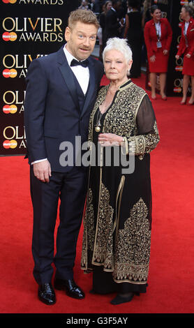 3. April 2016 - Sir Kenneth Branagh und Dame Judi Dench Teilnahme an The Olivier Awards 2016 am Royal Opera House Covent Garden in