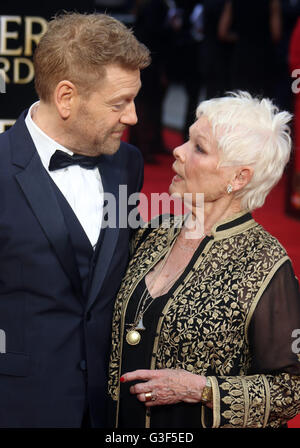 3. April 2016 - Sir Kenneth Branagh und Dame Judi Dench Teilnahme an The Olivier Awards 2016 am Royal Opera House Covent Garden in