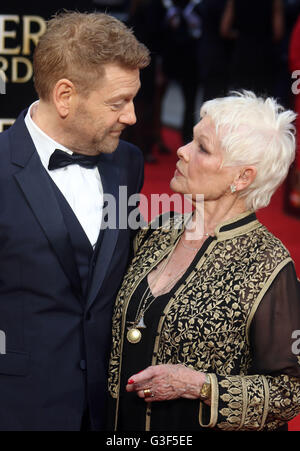 3. April 2016 - Sir Kenneth Branagh und Dame Judi Dench Teilnahme an The Olivier Awards 2016 am Royal Opera House Covent Garden in