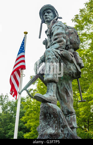 La Fiere, Sainte Mère Eglise, Normandie, Frankreich – Denkmal für amerikanische Luftlandetruppen kennen als Iron Mike Stockfoto