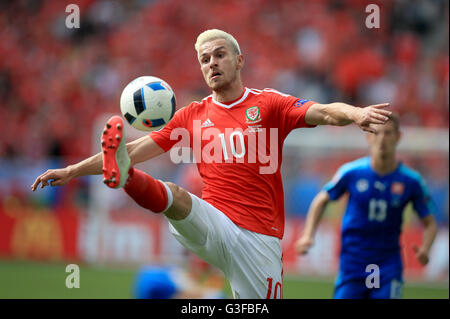 Wales' Aaron Ramsey in Aktion während der UEFA Euro 2016, Gruppe B-Spiel im Stade de Bordeaux, Bordeaux. Stockfoto