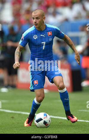 Der slowakische Vladimir Weiss während der UEFA Euro 2016, Spiel der Gruppe B im Stade de Bordeaux, Bordeaux. DRÜCKEN SIE VERBANDSFOTO. Bilddatum: Samstag, 11. Juni 2016. Siehe PA Story Soccer Wales. Bildnachweis sollte lauten: Joe Giddens/PA Wire. EINSCHRÄNKUNGEN: Die Nutzung unterliegt Einschränkungen. Nur für redaktionelle Zwecke. Buch- und Zeitschriftenverkauf zulässig, wobei nicht ausschließlich für ein Team/Spieler/Spiel bestimmt ist. Keine kommerzielle Nutzung. Weitere Informationen erhalten Sie unter +44 (0)1158 447447. Stockfoto