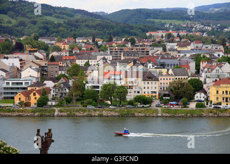 Österreich, Oberösterreich, Linz, Skyline, Donau, Stockfoto