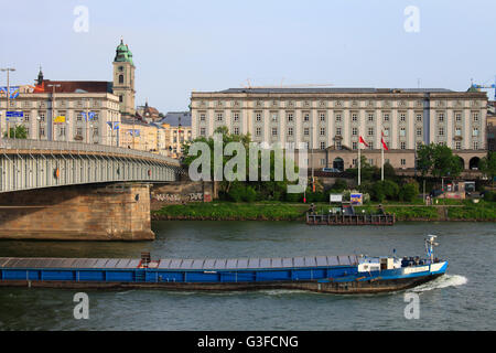 Österreich, Oberösterreich, Linz, Skyline, Donau, Stockfoto