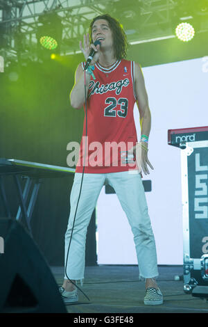 Manchester, Tennessee, USA. 9. Juni 2016. Musiker PAUL KLEIN von Lany führt live im großen Bühne Park während Bonnaroo Music and Arts Festival in Manchester, Tennessee © Daniel DeSlover/ZUMA Draht/Alamy Live News Stockfoto