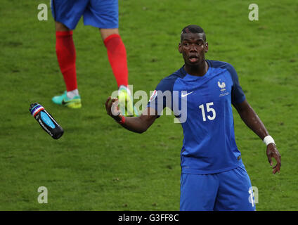 Paris, Frankreich. 10. Juni 2016. Paul Pogba von Frankreich reagiert während der Euro 2016 Gruppe A Fußballspiel zwischen Frankreich und Rumänien in Paris, Frankreich, 10. Juni 2016. Bildnachweis: Bai Xuefei/Xinhua/Alamy Live-Nachrichten Stockfoto