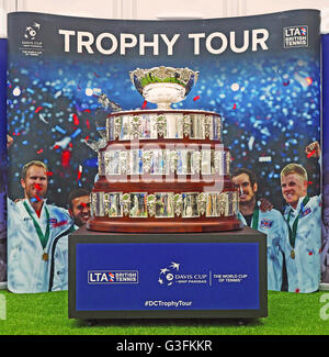 Tenniszentrum Nottingham, Nottingham, UK. 11. Juni 2016. Aegon WTA Nottingham Tag der offenen Tür 8. Der Davis Cup Trophy Show bei den Aegon Open in Nottingham Credit: Action Plus Sport/Alamy Live News Stockfoto