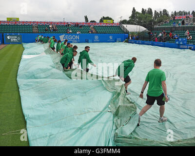 Tenniszentrum Nottingham, Nottingham, UK. 11. Juni 2016. Aegon WTA Nottingham Tag der offenen Tür 8. Abdeckungen entfernt im Zentrum Gericht Credit: Action Plus Sport/Alamy Live News Stockfoto