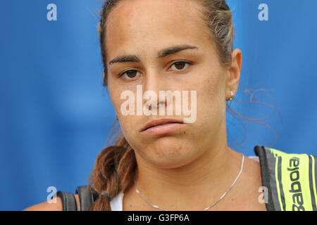 Tenniszentrum Nottingham, Nottingham, UK. 11. Juni 2016. Aegon WTA Nottingham Tag der offenen Tür 8. Monica Puig von Puerto Rico nach ihrer Niederlage im Halbfinale Finale Credit: Action Plus Sport/Alamy Live News Stockfoto