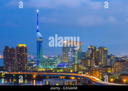 Blick auf die Skyline der Hakata in Fukuoka, Japan. Stockfoto