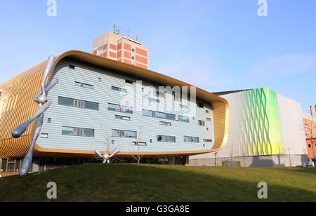 Medizinische Fakultät Gebäude (Rau Architekten) & Research Laboratory von UNStudio / Ben Van Berkel, UMCG Krankenhauses, Groningen, Holland Stockfoto