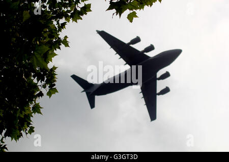 London, UK. 11. Juni 2016. Durchflug Trooping die Farbe 2016 Credit: Chris Carnell/Alamy Live-Nachrichten Stockfoto