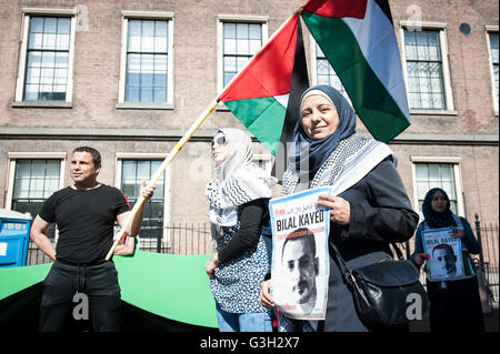 Den Haag, Niederlande. 24. Juni 2016. 60 palästinensische Gefangenen im Gefängnis von Megiddo sind einen Hungerstreik Protest auf Nachfrage für Bilal Kayed, Durchführung von palästinensischen Gefangenen israelischen Verwaltungshaft und Hungerstreik im Gefängnis von Ramon statt. Über 100 internationale und palästinensischen Organisationen haben Maßnahmen zur Unterstützung der Kayed Freiheit am 24. und 25 Juni gefordert; Hunderte von Gefangenen werden an diesen Tagen einen zweitägigen Hungerstreik Protest durchführen. Bildnachweis: Romy Arroyo Fernandez/Alamy Live-Nachrichten Stockfoto