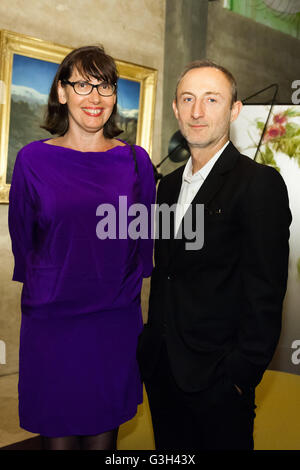 (L, R) Lucile Hadzihalilovic Direktor der Evolution und Guillaume Nicloux Regisseur des Films Tal der Liebe besucht eine Rezeption-Party für das Festival du Film français au Japon 2016 an der französischen Botschaft am 24. Juni 2016, Tokio, Japan. In diesem Jahr werden während des Festivals vom 24. Juni bis zum 27. 13 Filme gezeigt. © Rodrigo Reyes Marin/AFLO/Alamy Live-Nachrichten Stockfoto