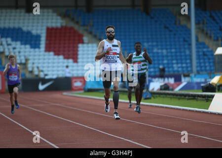 Birmingham, Vereinigtes Königreich. 24. Juni 2016.  Martyn Rooney (Croyden) gewinnt seinen Vorlauf in den Herren 400m Credit: Dan Cooke/Alamy Live News Stockfoto