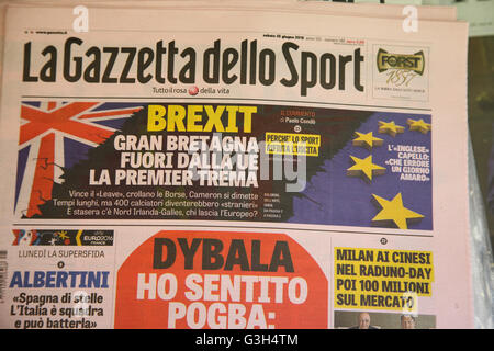 London, UK 25. Juni 2016 - La Gazzetta Dello Sportzeitung Schlagzeile am Morgen nach der britischen EU-Referendum-Ergebnisse und David Camerons Resignation. Bildnachweis: Dinendra Haria/Alamy Live-Nachrichten Stockfoto