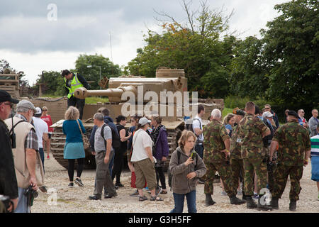 Bovington, Dorset, UK. 25. Juni 2016. Tankfest militärische zeigen.  Tiger I, deutsche WWII Panzer in dem Film FURY vorgestellt. Nur funktionierende Version der Welt. Bildnachweis: Colin C. Hill/Alamy Live-Nachrichten Stockfoto