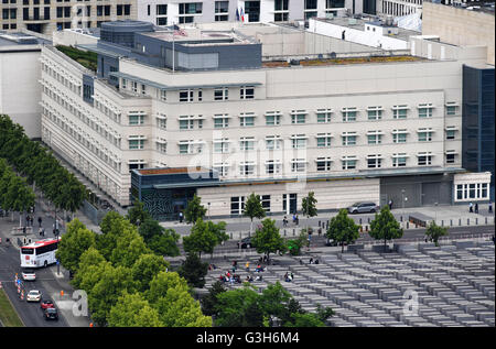 Blick auf die Botschaft der Vereinigten Staaten in Berlin, Deutschland, 10. Juni 2016. Foto: Jens Kalaene/dpa Stockfoto