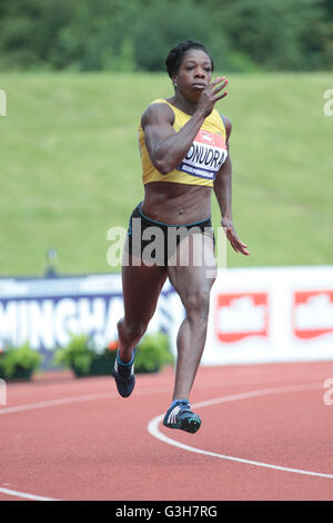 Birmingham, Vereinigtes Königreich. 25. Juni 2016. Britische Meisterschaften, Alexander Stadium, Birmingham. Anyika Onuora 400 m heizt Credit: Peter Lopeman/Alamy Live News Stockfoto