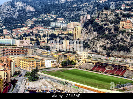 Monaco, Fürstentum Monaco. 24. Sep, 2004. 2004 erschien die Louis ll Stadion (Stade Louis II) im Fontvieille Bezirk von Monaco nach Hause von der Monaco Fußball-Nationalmannschaft, als er. Das Fürstentum Monaco ist eine konstitutionelle Monarchie und souveräner Stadtstaat an der Riviera und das Mittelmeer und einen Favoriten Kreuzfahrt Schiff und touristische Destination. © Arnold Drapkin/ZUMA Draht/Alamy Live-Nachrichten Stockfoto